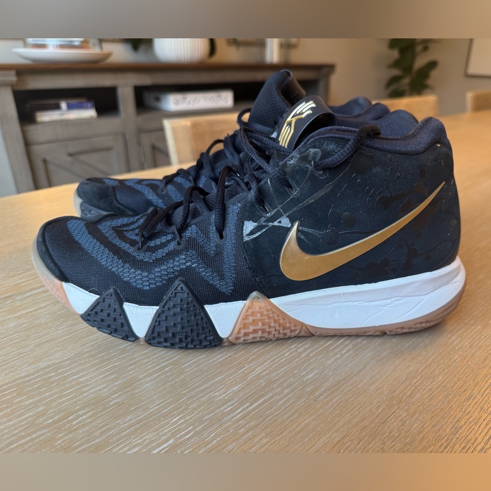 Men’s size 12 Kyrie 4 Pitch Blue